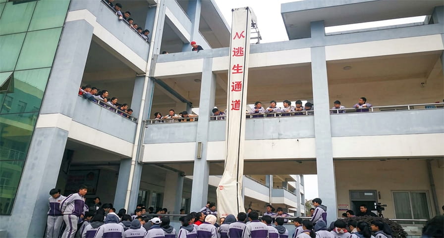 Ống trượt cứu hộ nhà cao tầng: Giải pháp thoát hiểm an toàn và tối ưu nhất hiện nay