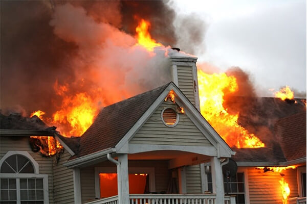 Có nên mua nhà bị cháy?