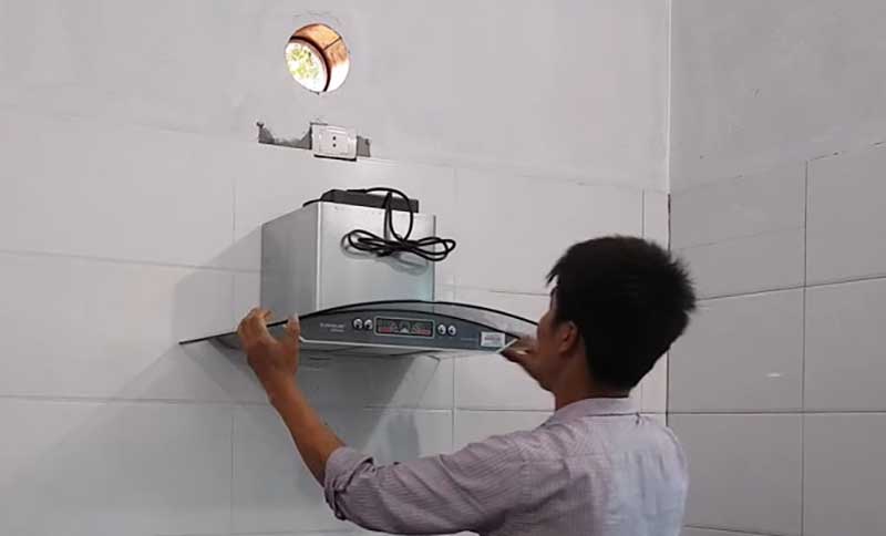 Cách lắp đặt máy hút mùi bếp kính cong