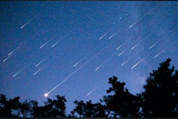 Mưa sao băng là gì? Các trận mưa sao băng lớn nhất lịch sử